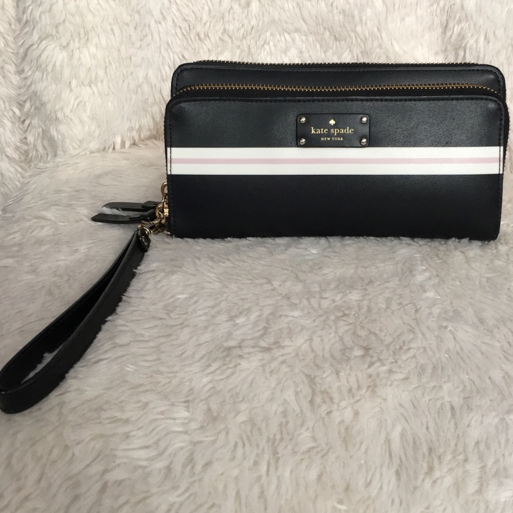 Kate Spade wristlet wallet